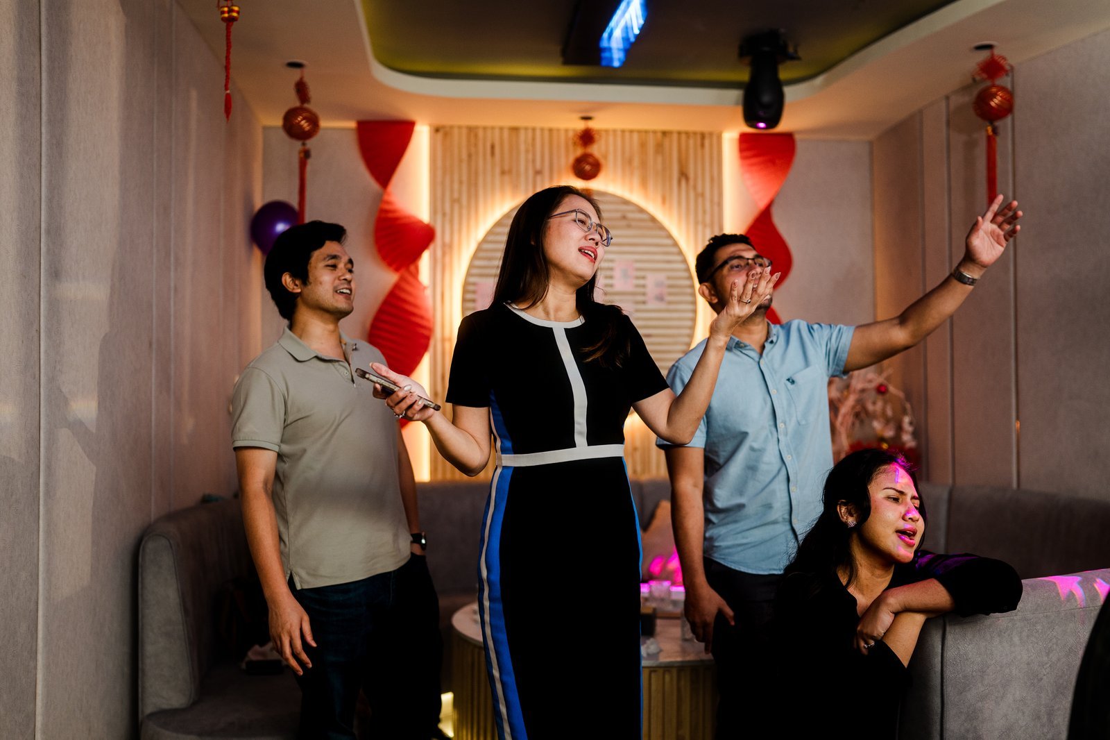 Heartwarming Family Gathering in Private Suite