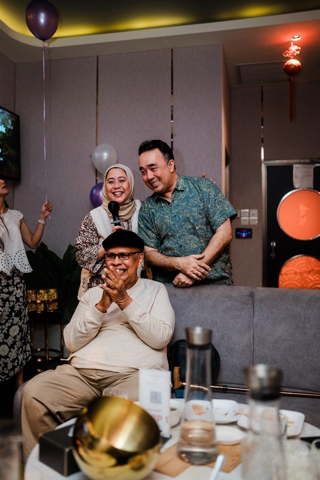 Kak Muni Family Cheers & Toast