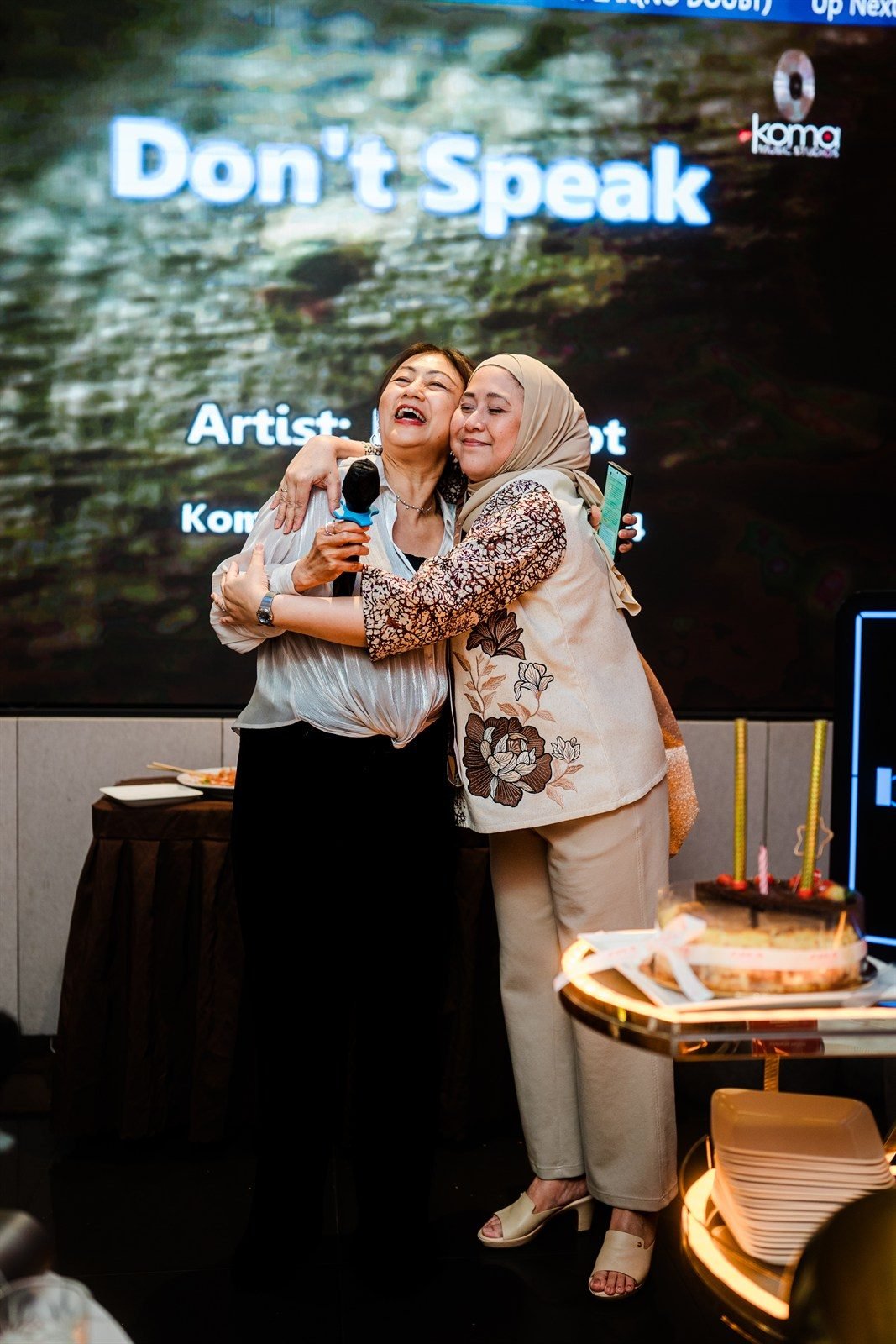 Kak Muni Sister Embrace and Laughter